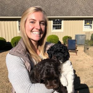 Meet your Posher, Carli